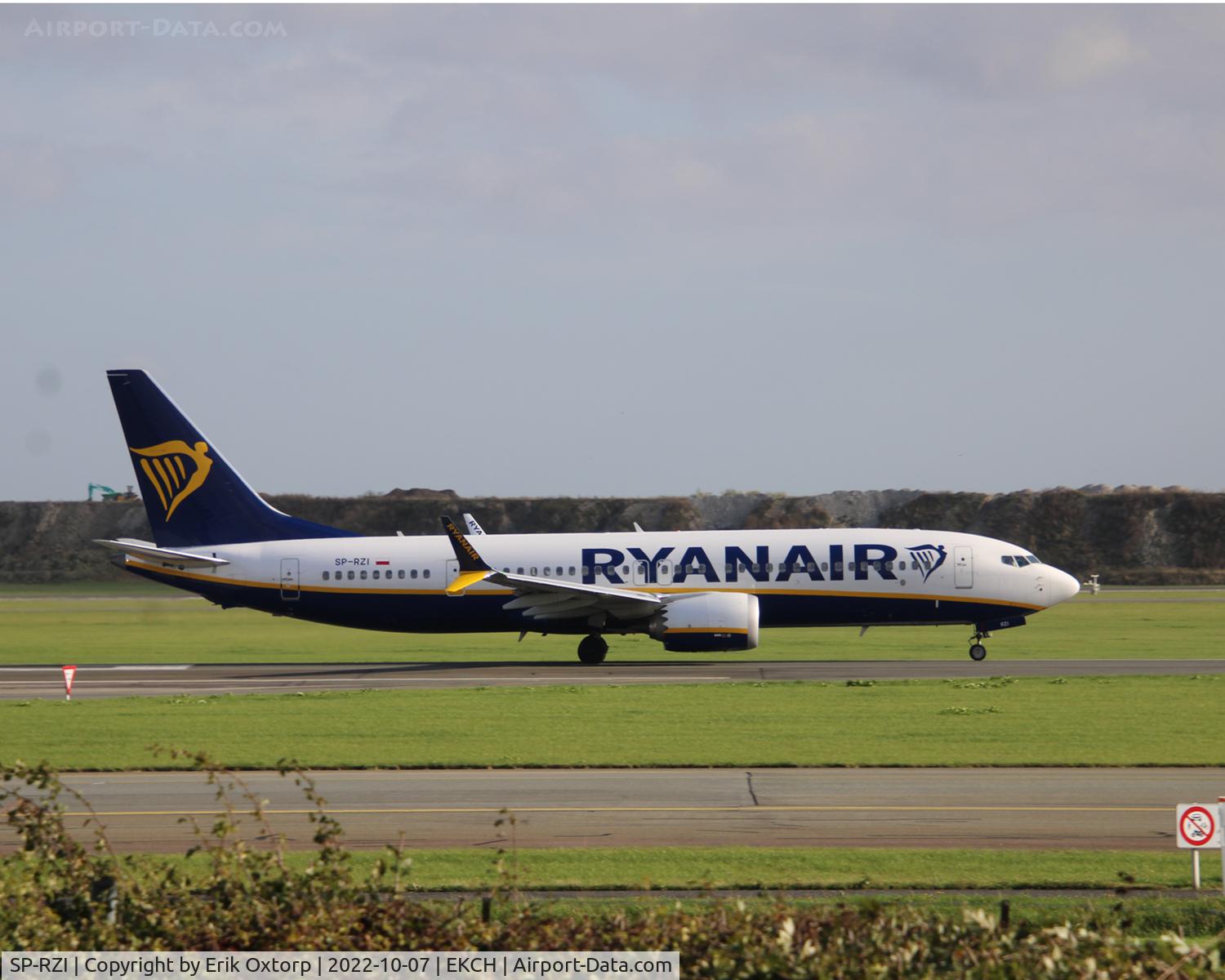SP-RZI, 2019 Boeing 737-8-200 MAX C/N 62305, SP-RZI taking off rw 22L