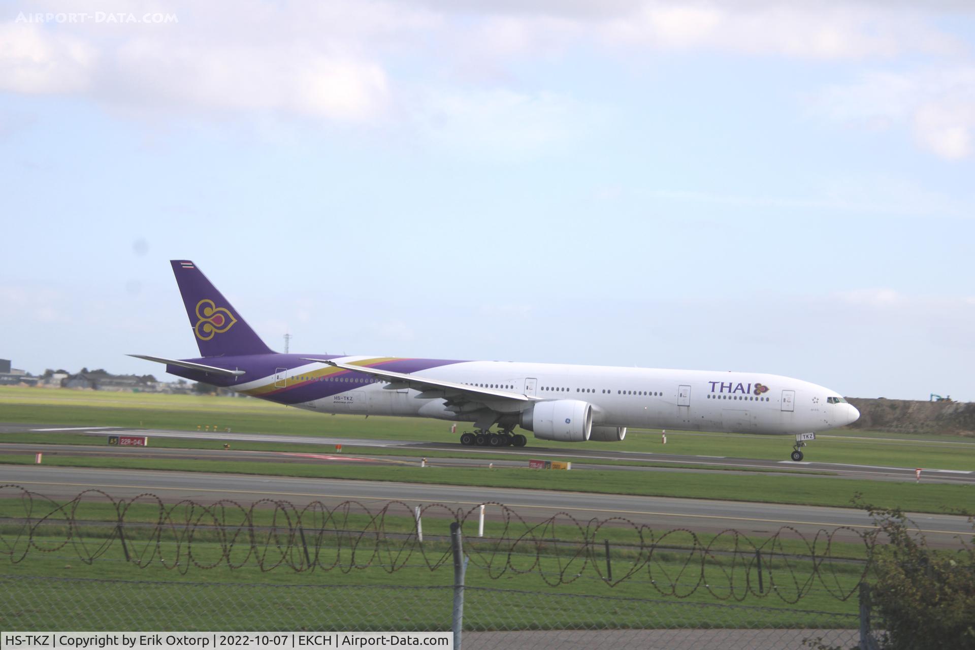 HS-TKZ, 2015 Boeing 777-3D7/ER C/N 42115, HS-TKZ taking off rw 22R