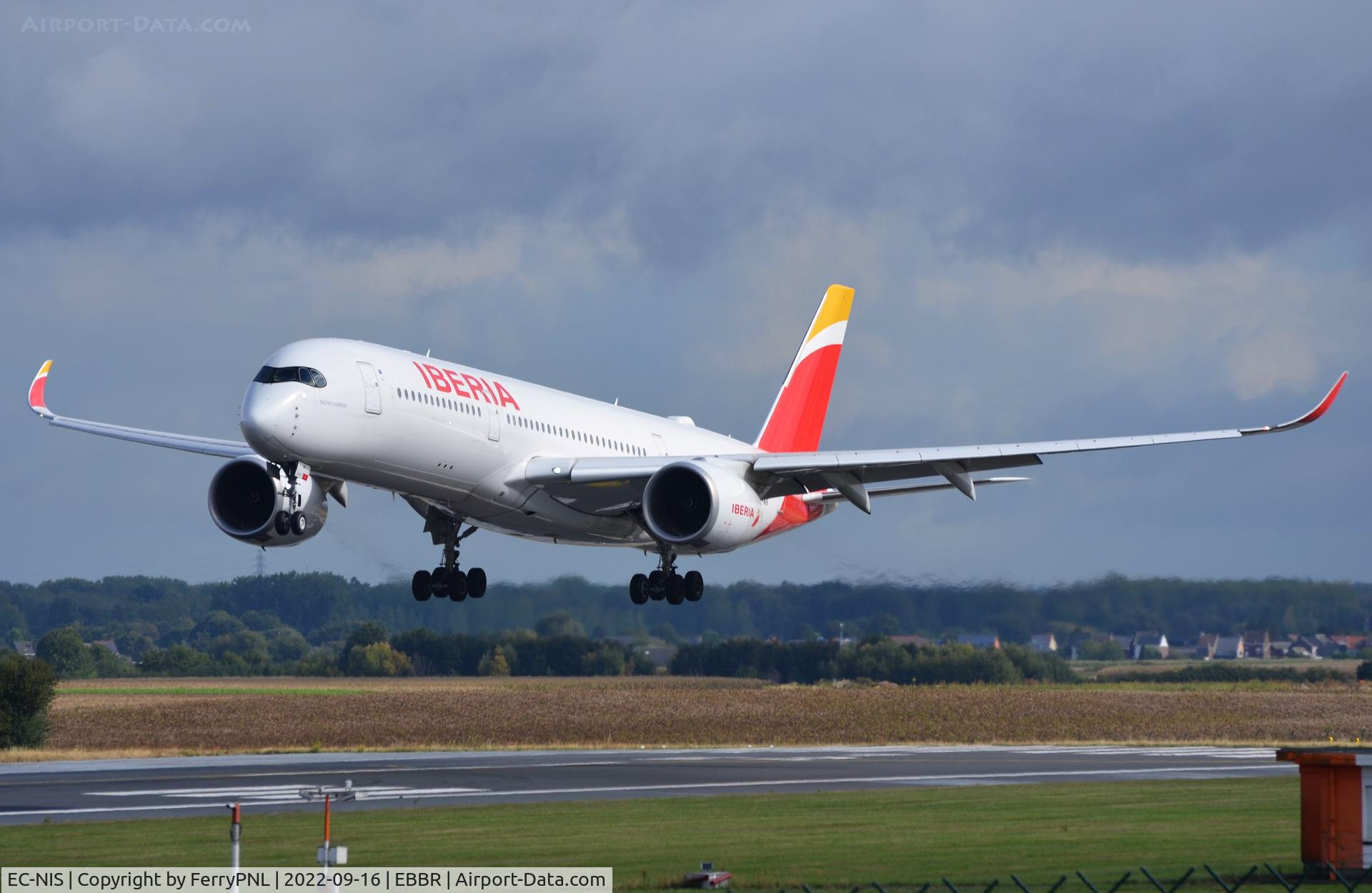EC-NIS, 2020 Airbus A350-941 C/N 406, Iberia A359 floating in