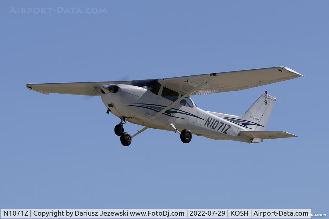N1071Z, 2005 Cessna 172S Skyhawk SP C/N 172S9826, Cessna 172S Skyhawk  C/N 172S9826, N1071Z