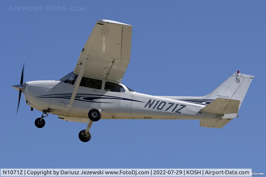N1071Z, 2005 Cessna 172S Skyhawk SP C/N 172S9826, Cessna 172S Skyhawk  C/N 172S9826, N1071Z