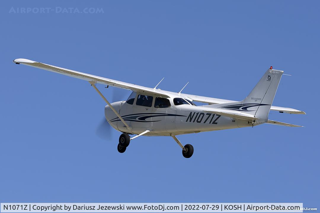 N1071Z, 2005 Cessna 172S Skyhawk SP C/N 172S9826, Cessna 172S Skyhawk  C/N 172S9826, N1071Z