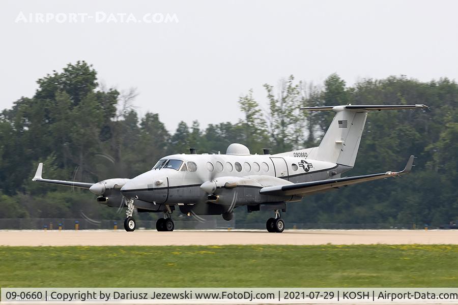 09-0660, 2009 Raytheon Beech MC-12W (B350) Liberty C/N FL-660, MC-12W Liberty 09-0660  from 185th SOS 137th SOW Will Rogers ANGB, OK