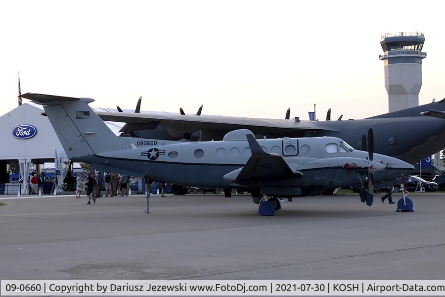 09-0660, 2009 Raytheon Beech MC-12W (B350) Liberty C/N FL-660, MC-12W Liberty 09-0660  from 185th SOS 137th SOW Will Rogers ANGB, OK