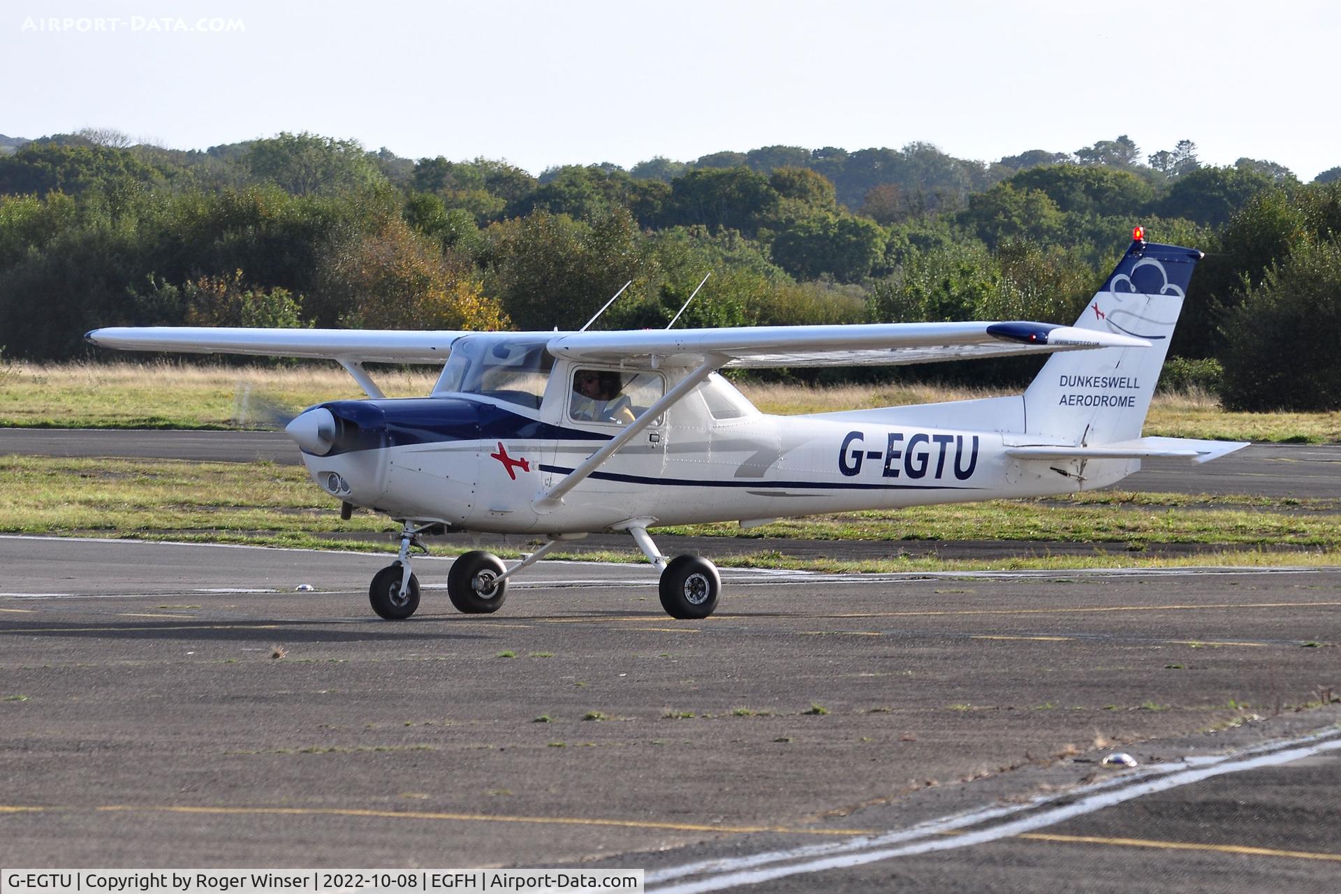 G-EGTU, 1979 Reims F152 C/N 1663, Visiting F152.