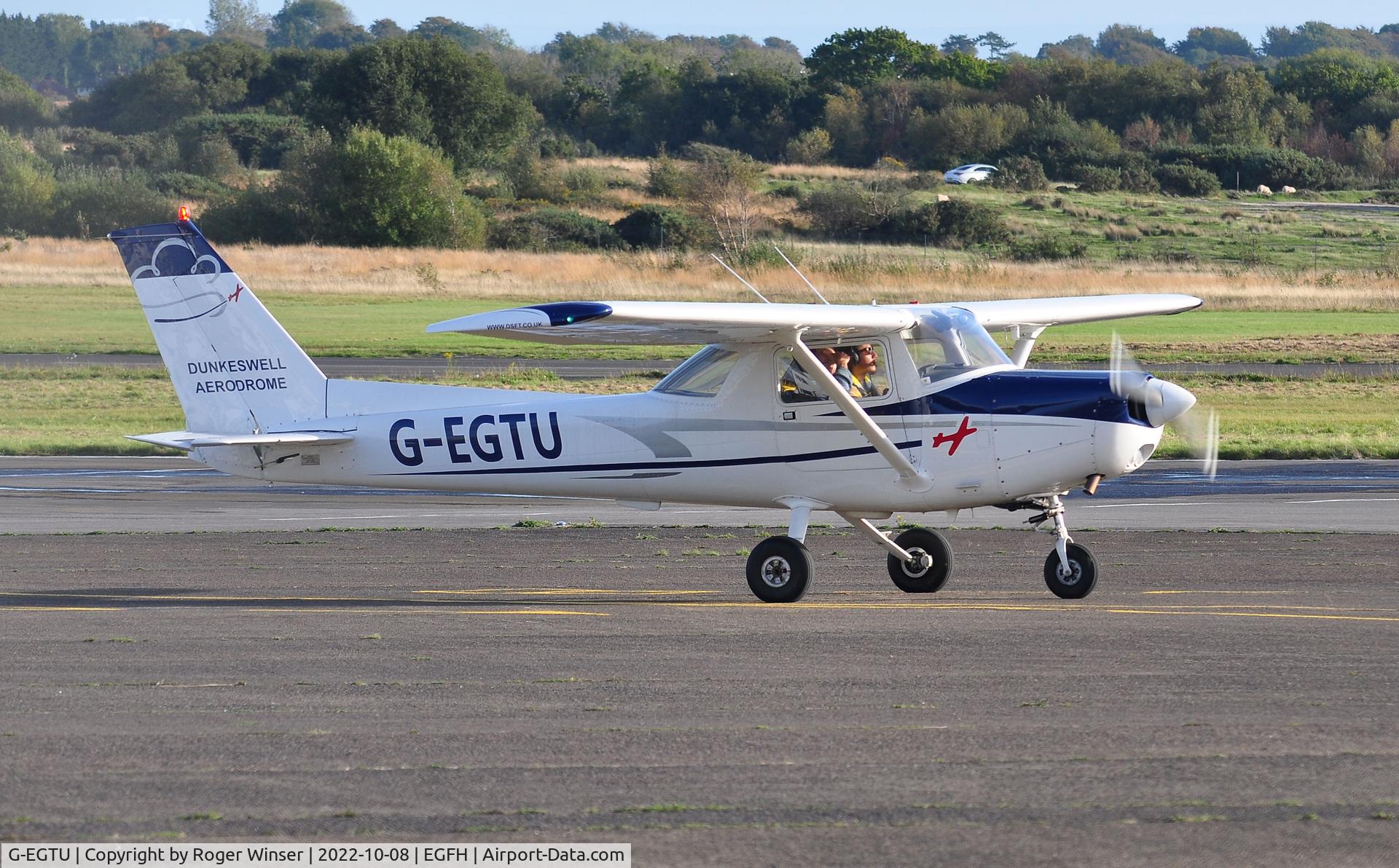 G-EGTU, 1979 Reims F152 C/N 1663, Visiting F152.