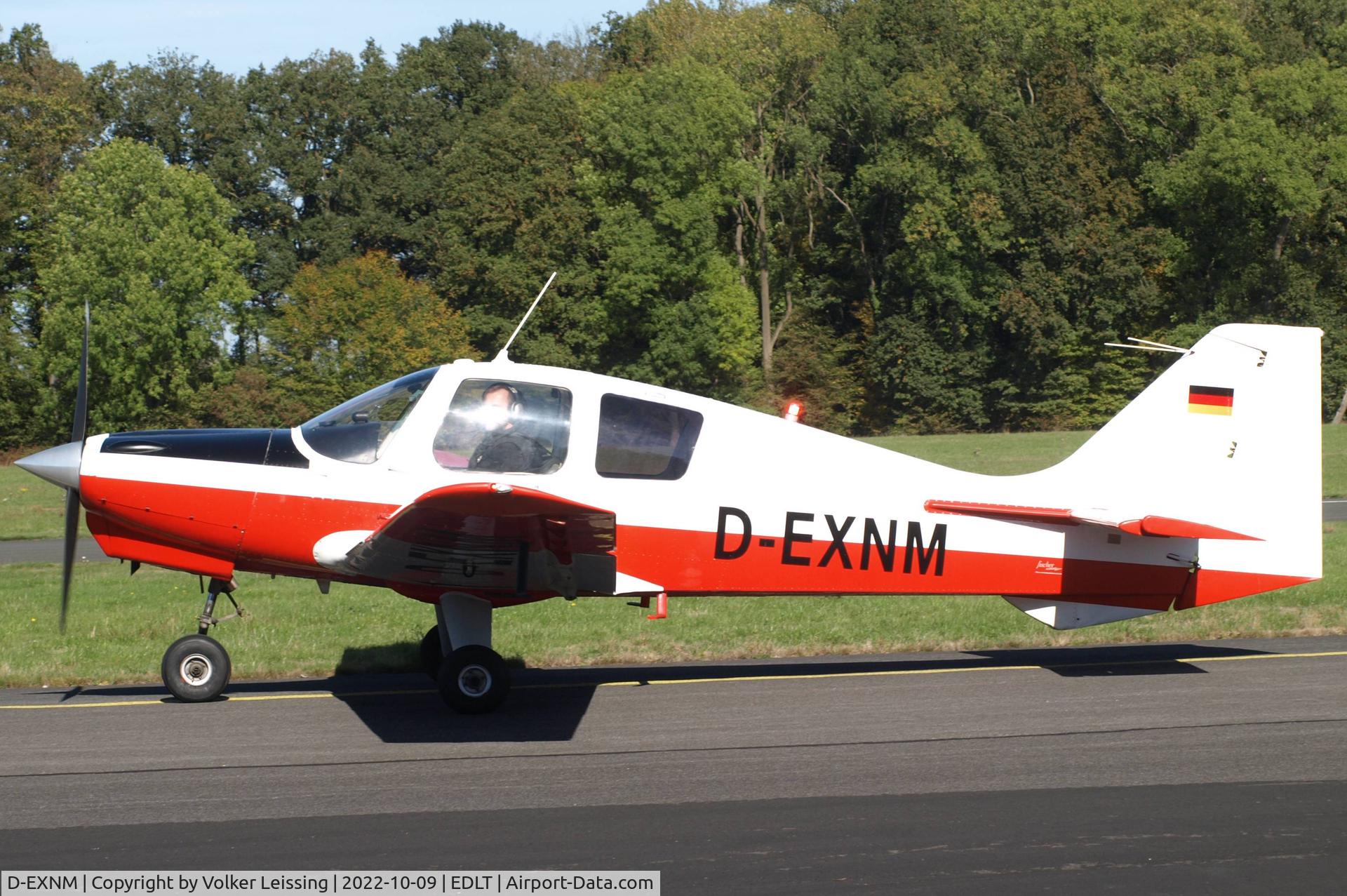 D-EXNM, 1969 Beagle B-121 Pup Series 1 (Pup 100) C/N B121-114, taxi to parking