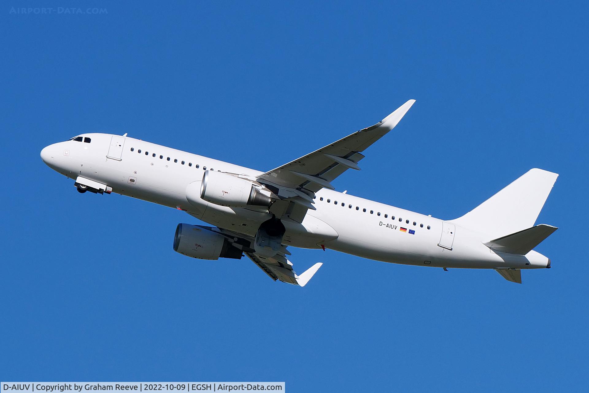 D-AIUV, 2016 Airbus A320-214 C/N 7174, Departing from Norwich.