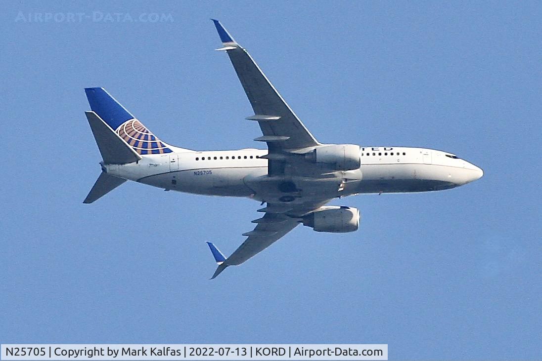 N25705, 1998 Boeing 737-724 C/N 28766, United 737 on approach to ORD arriving from PBI