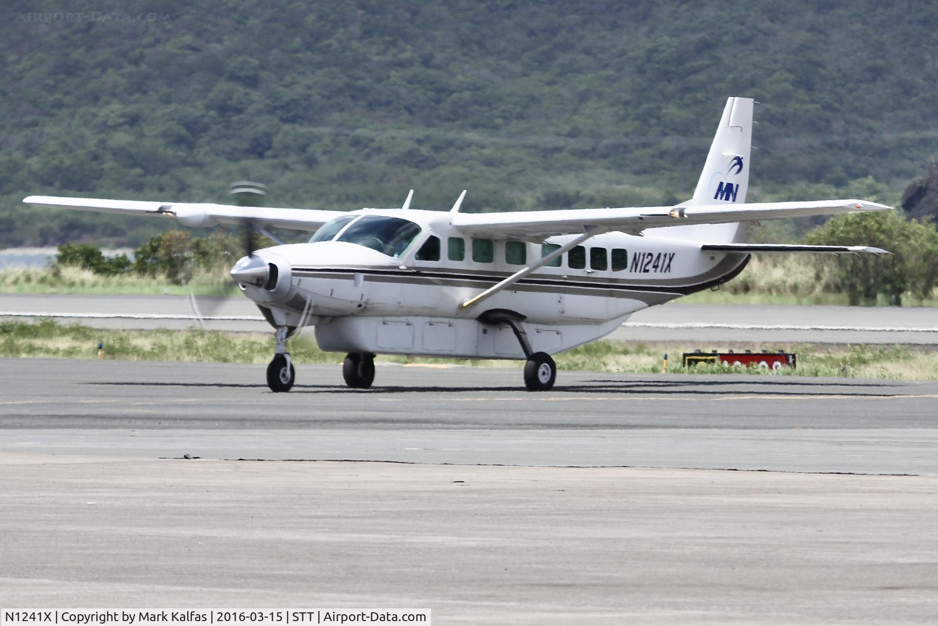 N1241X, 1998 Cessna 208B C/N 208B0657, MN Aviation, taxiing at STT for departure to SJU.