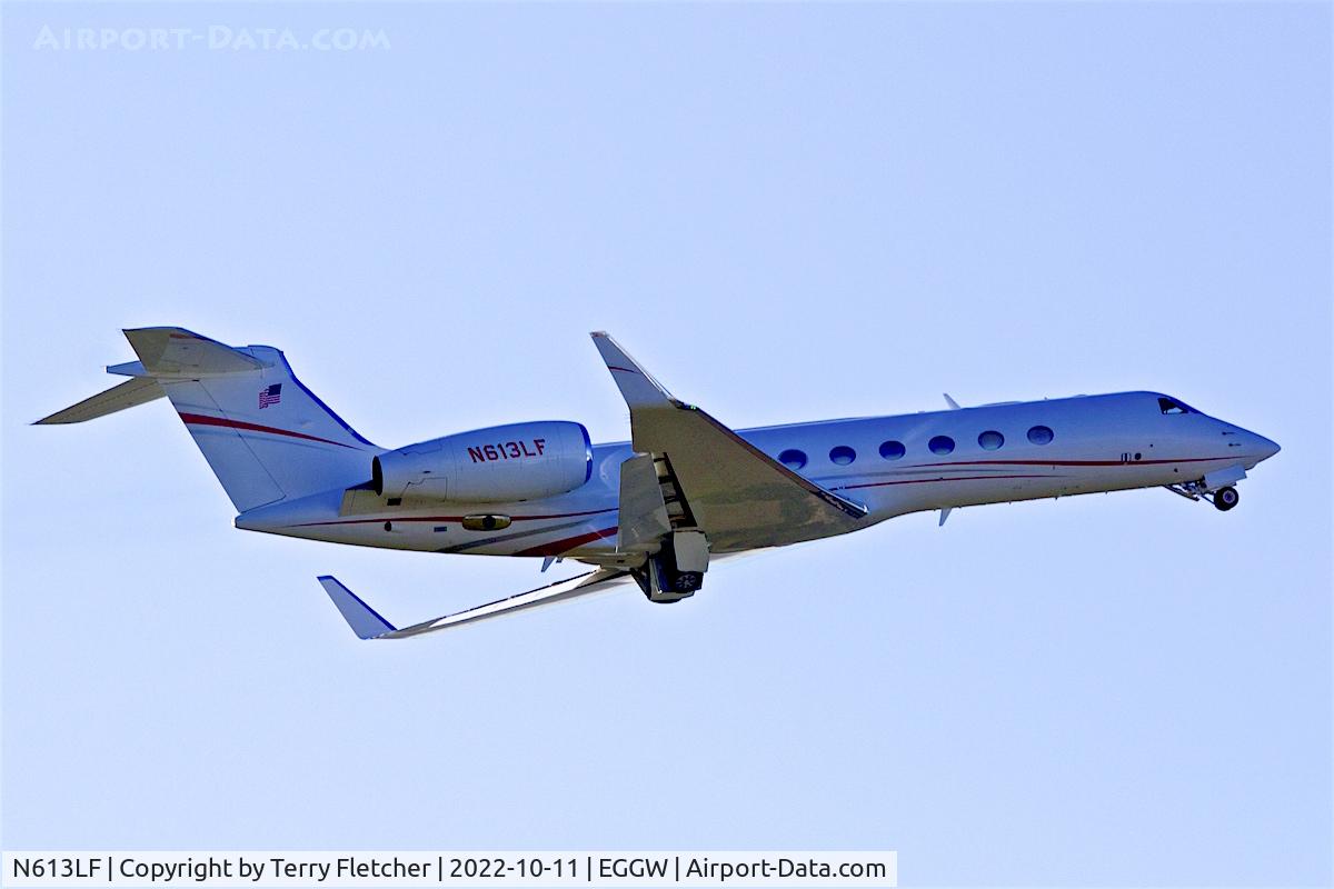 N613LF, 2015 Gulfstream GV-SP (G550) C/N 5535, At Luton