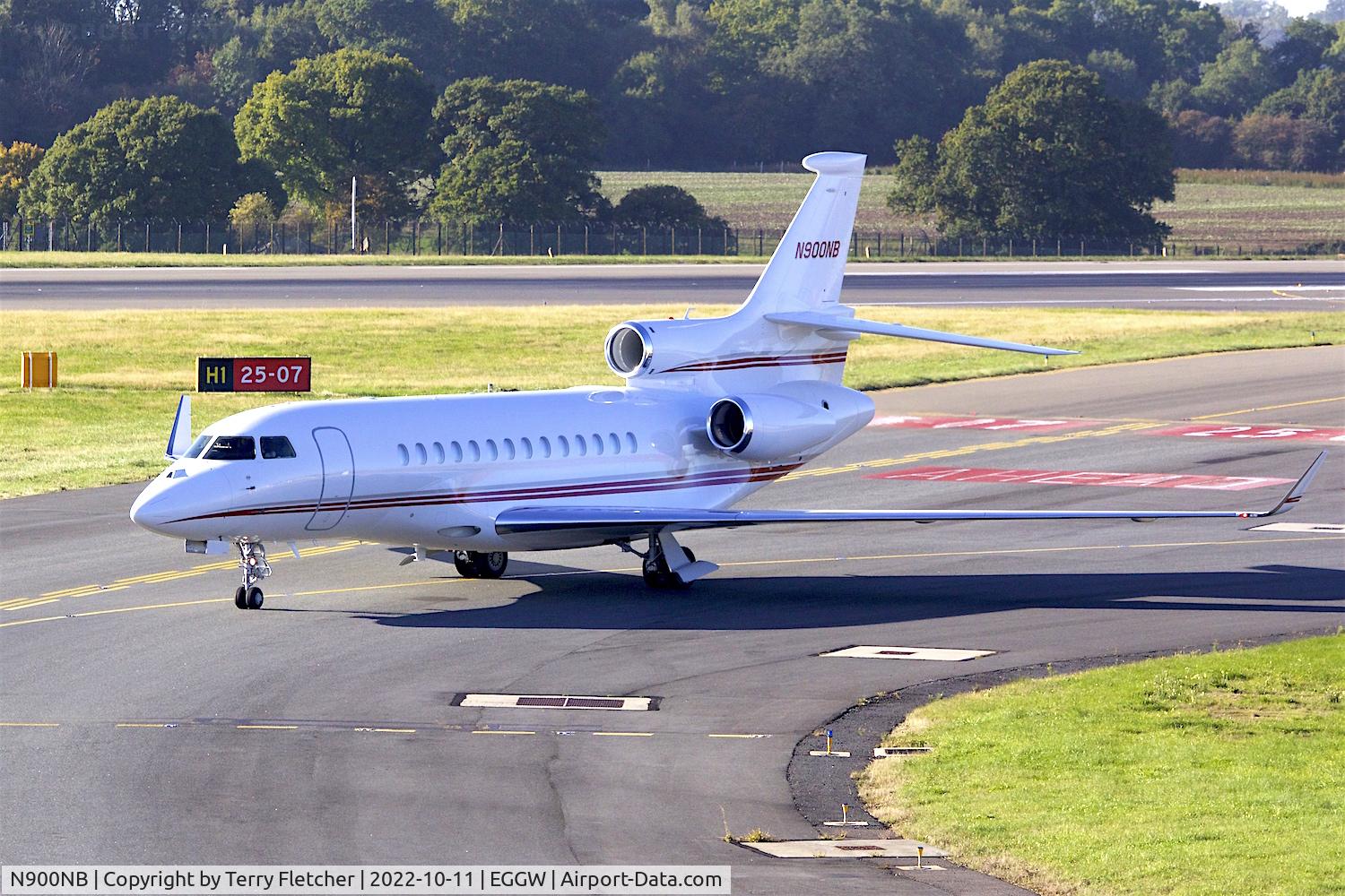 N900NB, 2009 Dassault Falcon 7X C/N 74, At Luton