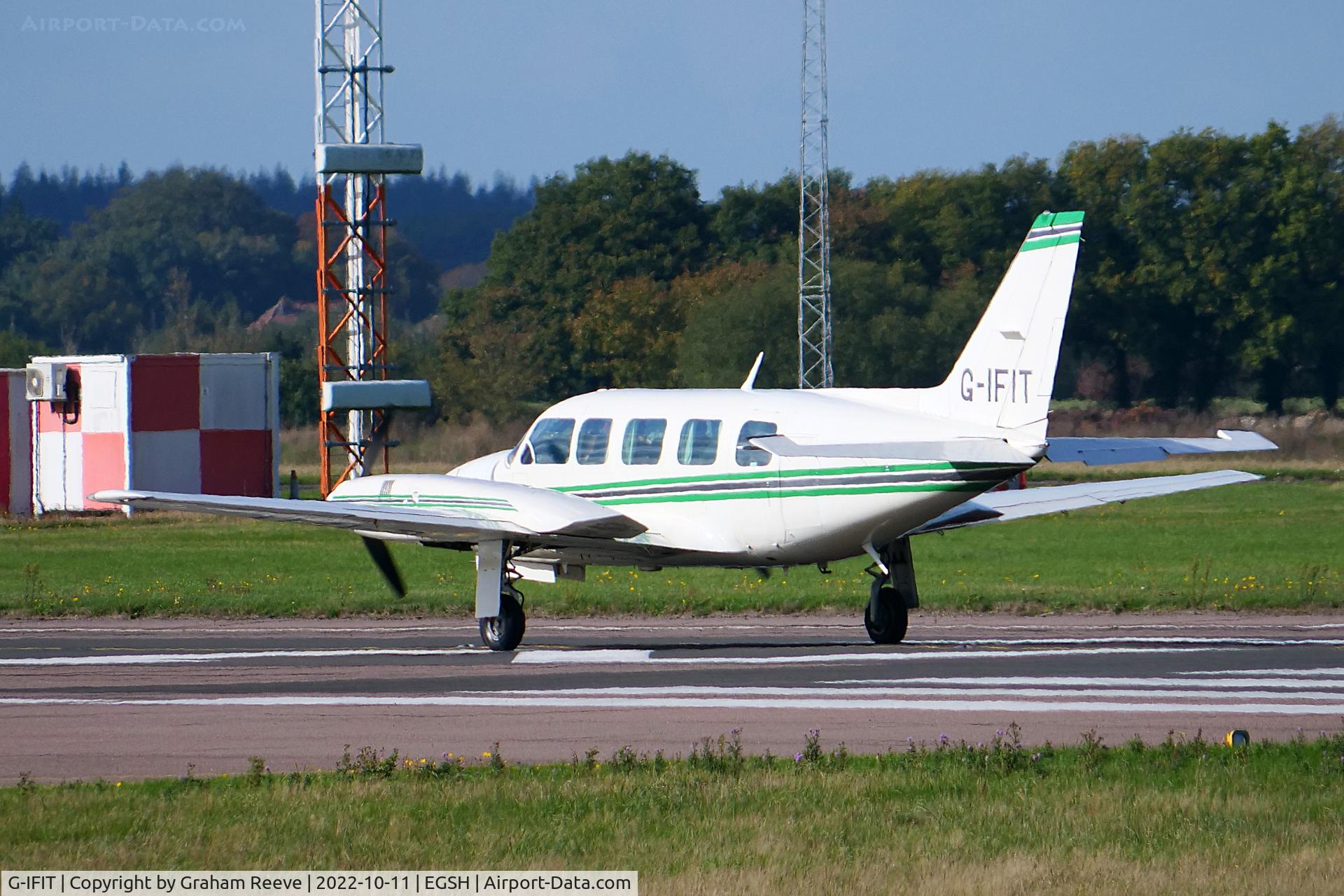 G-IFIT, 1980 Piper PA-31-350 Chieftain C/N 31-8052078, Departing from Norwich.