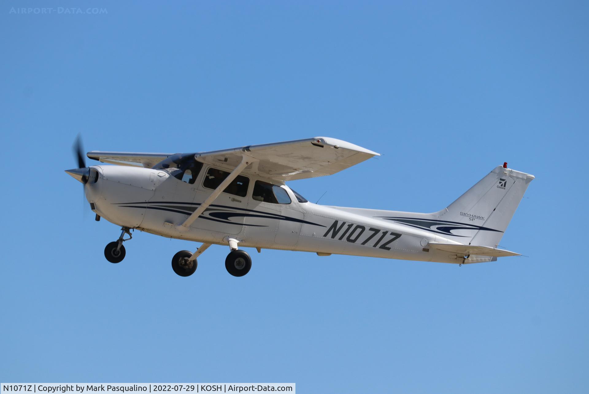 N1071Z, 2005 Cessna 172S Skyhawk SP C/N 172S9826, Cessna 172S