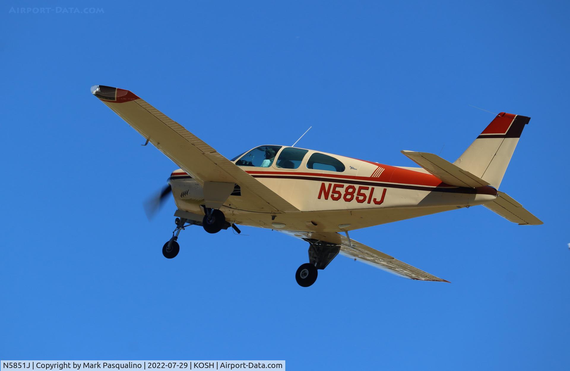 N5851J, 1965 Beech 35-C33 Debonair C/N CD-900, Beech C33