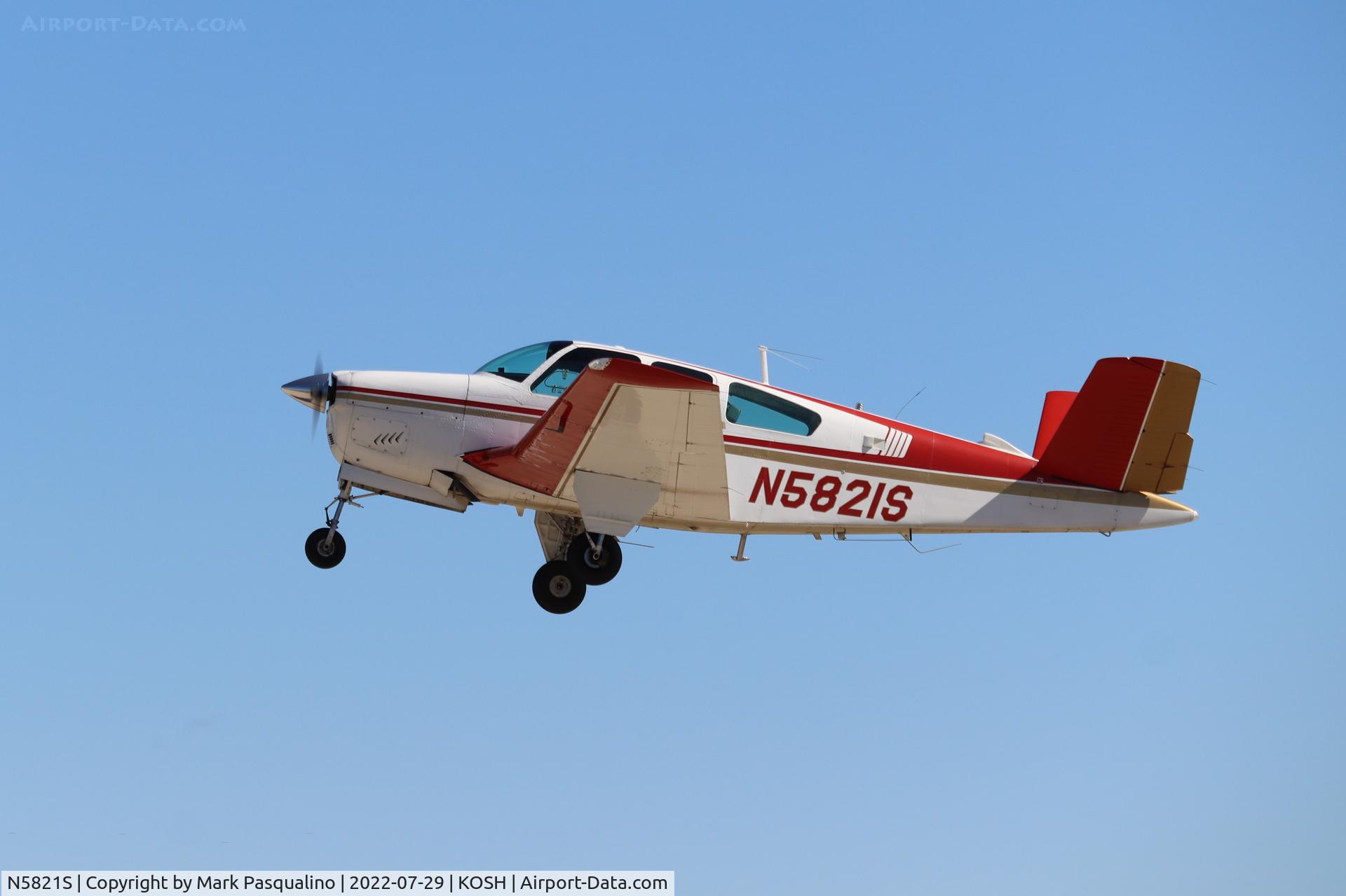N5821S, 1964 Beech S35 Bonanza C/N D-7725, Beech S35
