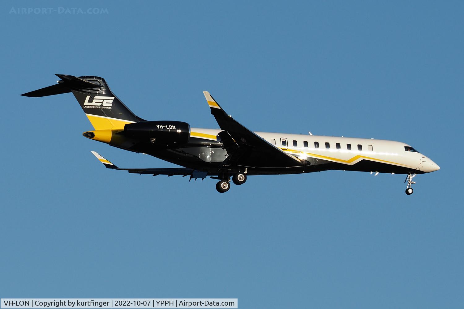 VH-LON, 2021 Bombardier Global 7500 C/N 70091, Bombardier BD-700 Global 7500 cn 70091. VH-LON final rwy 21 YPPH 07 Oct 2022_