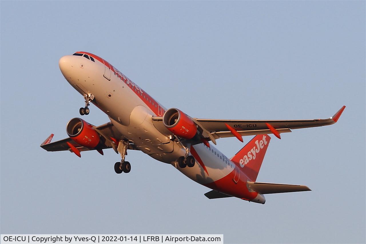OE-ICU, 2014 Airbus A320-214 C/N 6011, Airbus A320-214, Climbing from rwy 25L, Brest-Bretagne airport (LFRB-BES)