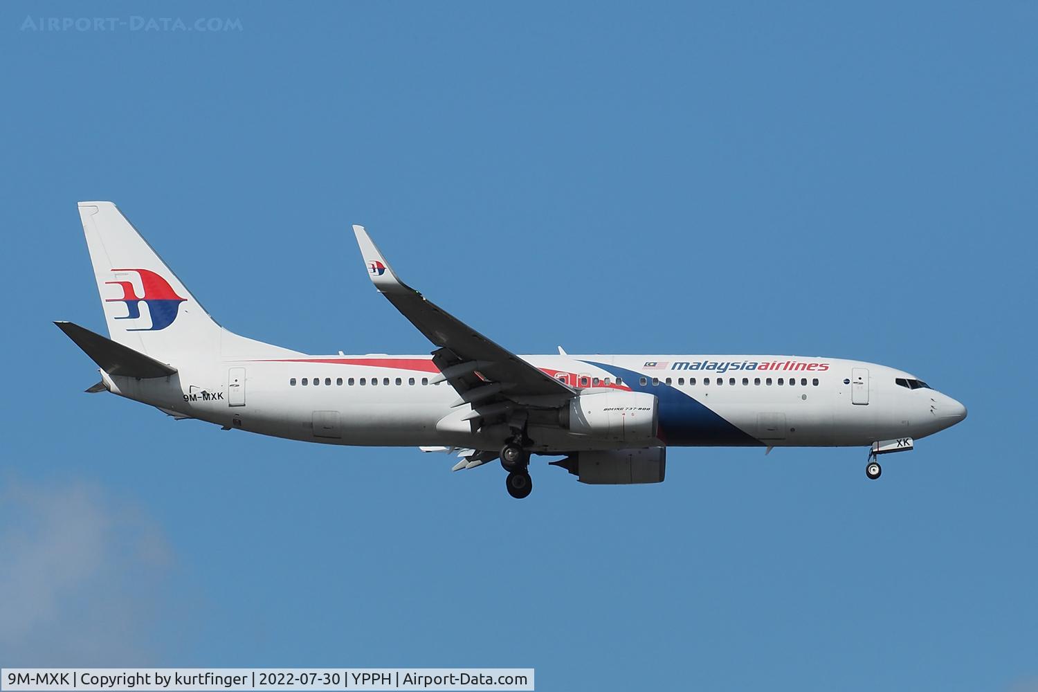 9M-MXK, 2012 Boeing 737-8H6 C/N 40138, Boeing 737-8H6 sn 40138_4217. MAS 9M-MXK final rwy 21 YPPH 30 July 2022