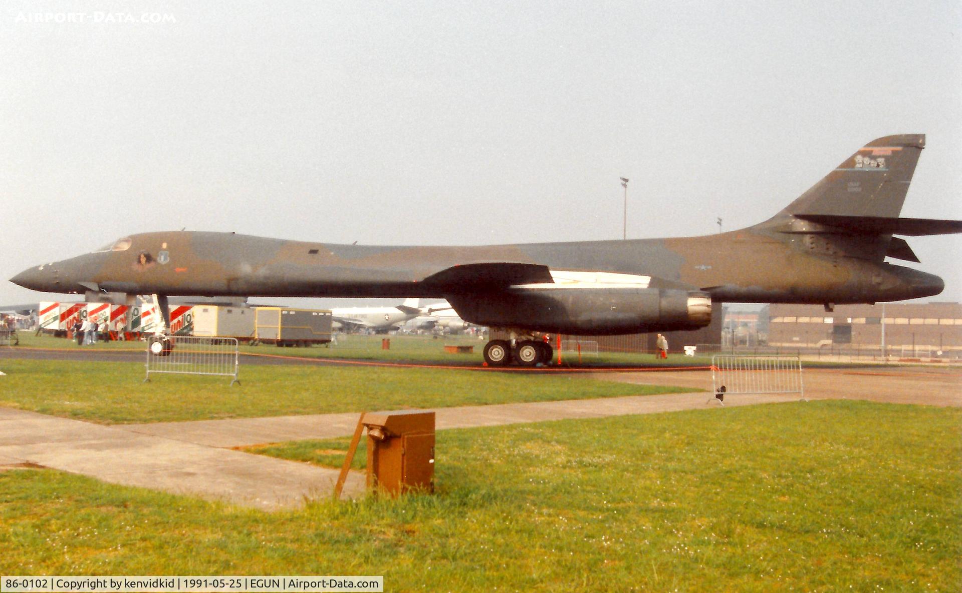 86-0102, 1986 Rockwell B-1B Lancer C/N 62, At the 1991 Mildenhall Air Fete. Scanned from print.