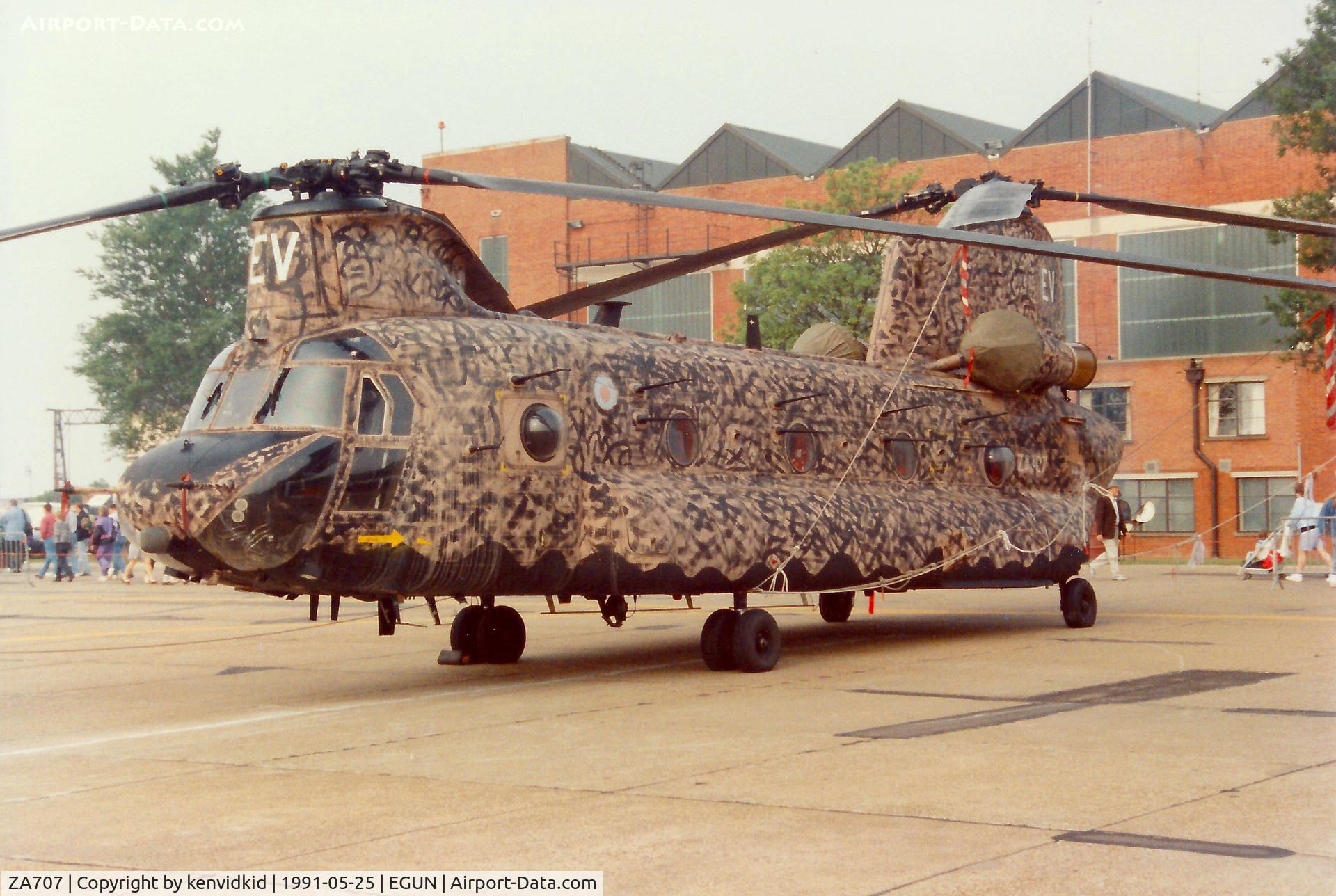 ZA707, 1981 Boeing Vertol Chinook HC.1 C/N M/A019/B-837/M7025, At the 1991 Mildenhall Air Fete. Scanned from print.