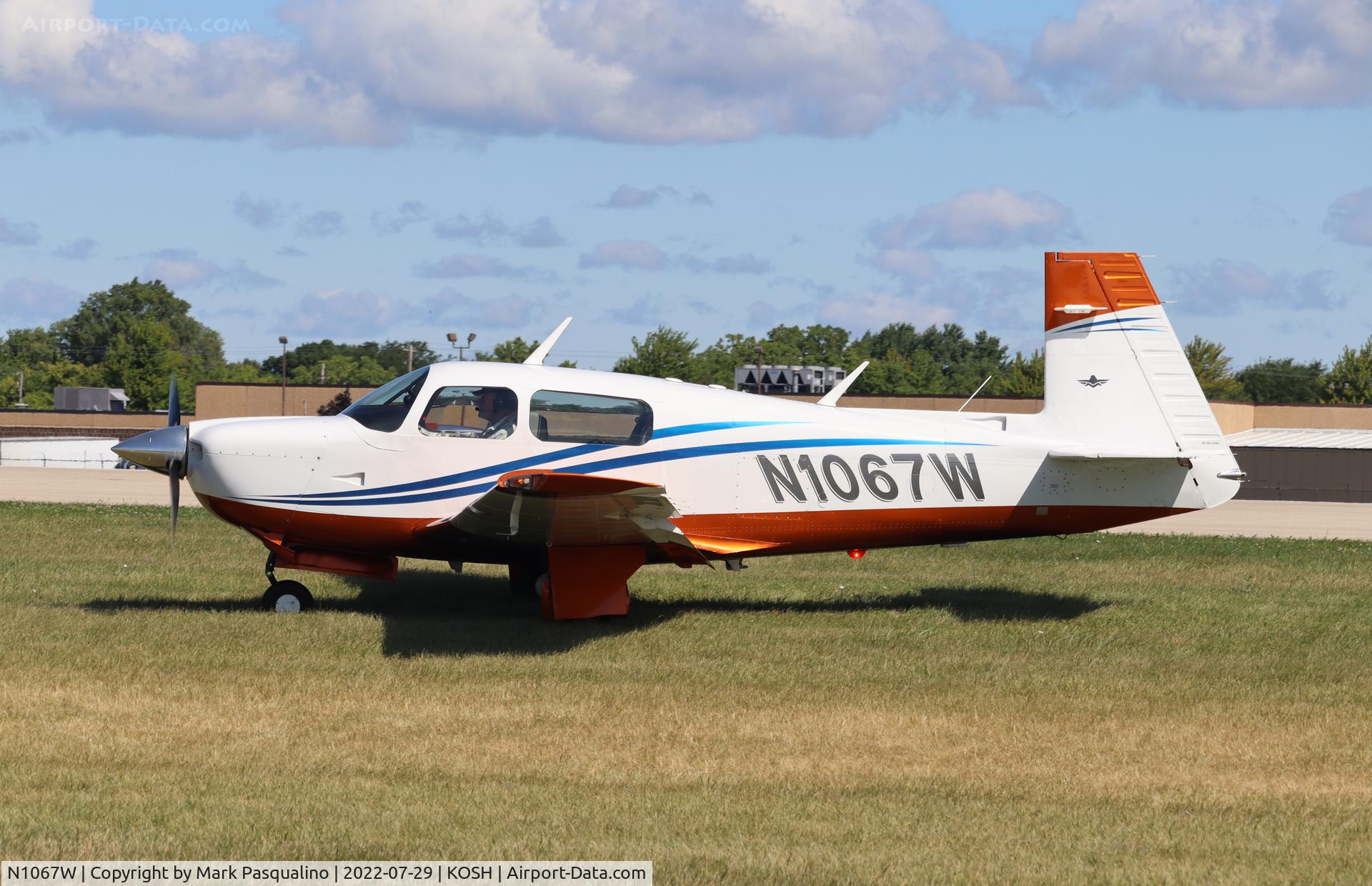 N1067W, 1998 Mooney M20J 201 C/N 24-3415, Mooney M20J