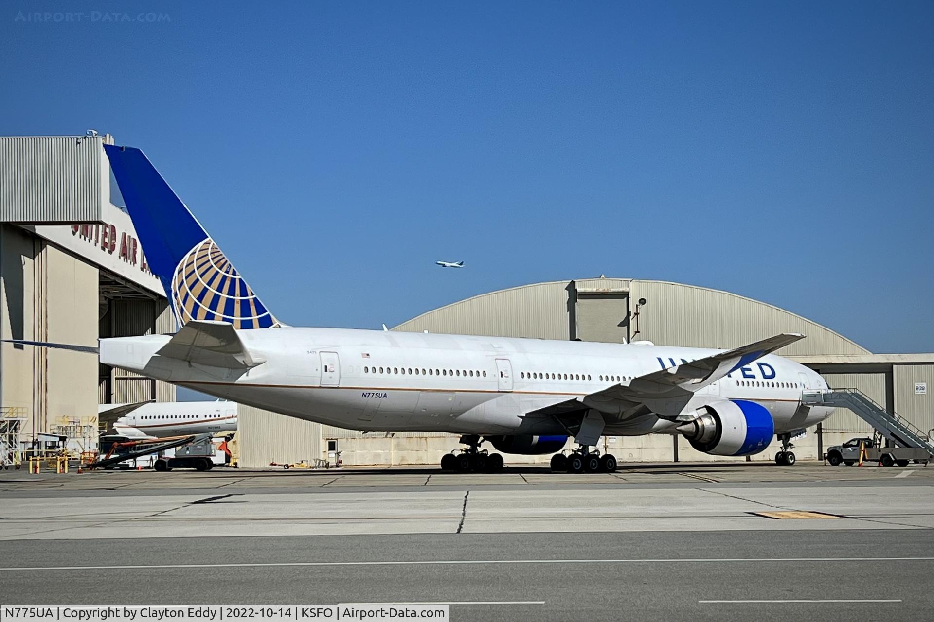 N775UA, 1995 Boeing 777-222 C/N 26947, SFO 2022.