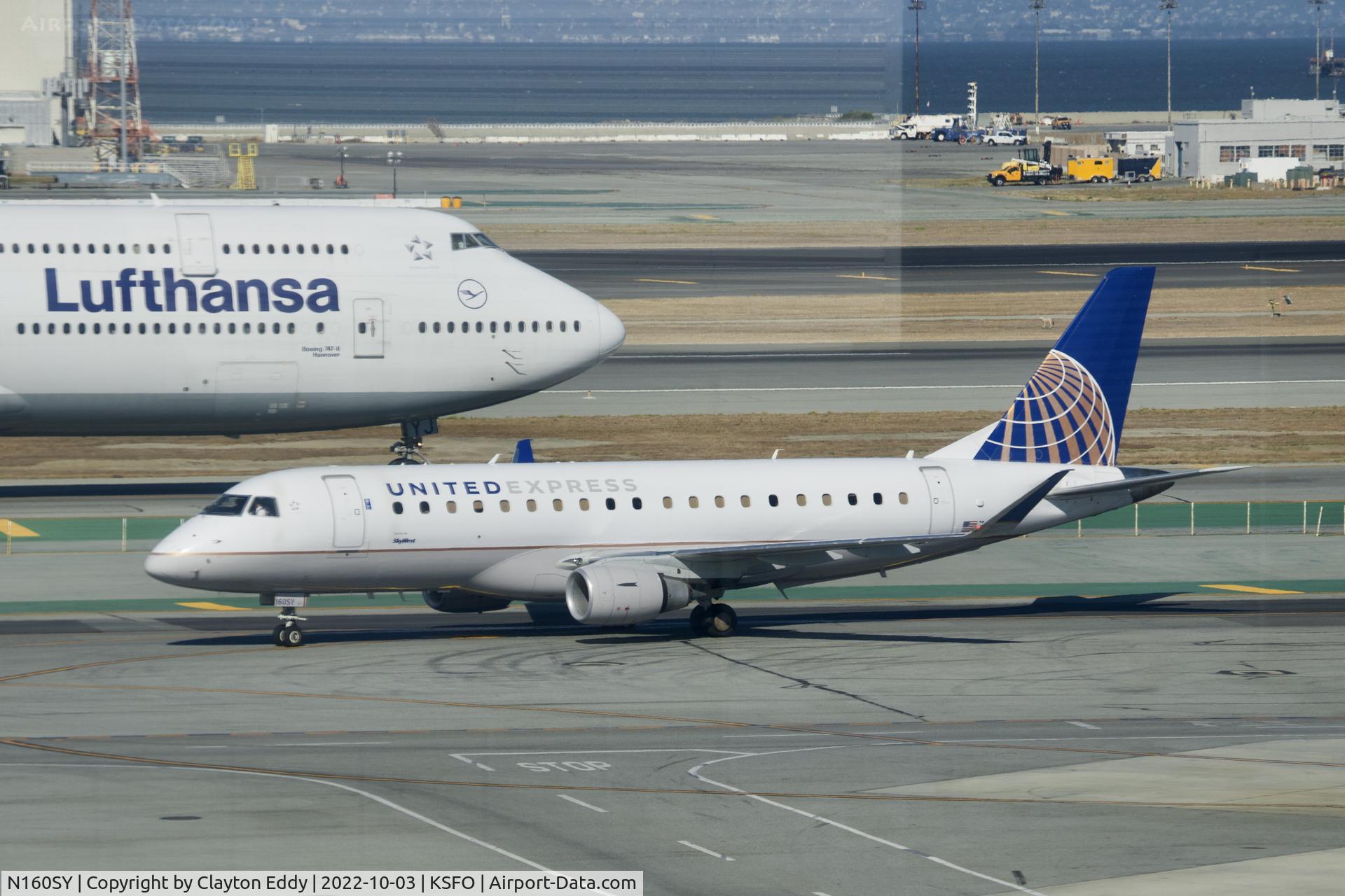 N160SY, 2016 Embraer ERJ-170-200LR C/N 17000568, SFO 2022.