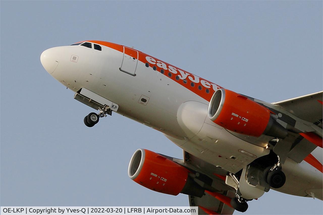 OE-LKP, 2008 Airbus A319-111 C/N 3702, Airbus A319-111, Take of rwy 25L, Brest-Bretagne airport (LFRB-BES)