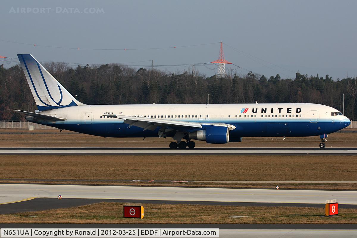 N651UA, 1992 Boeing 767-322 C/N 25389, at fra