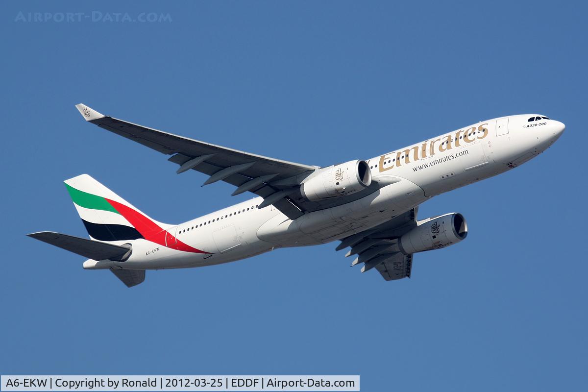 A6-EKW, 1999 Airbus A330-243 C/N 316, at fra
