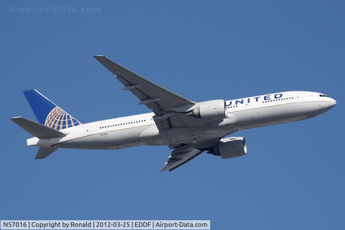 N57016, 2000 Boeing 777-224 C/N 28679, at fra