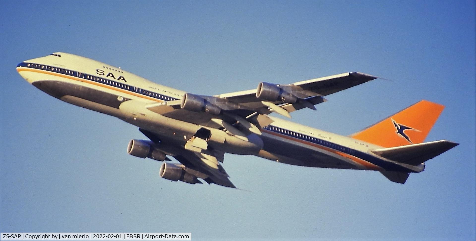 ZS-SAP, 1972 Boeing 747-244B C/N 20557, Climbing out of Brussels slide scan