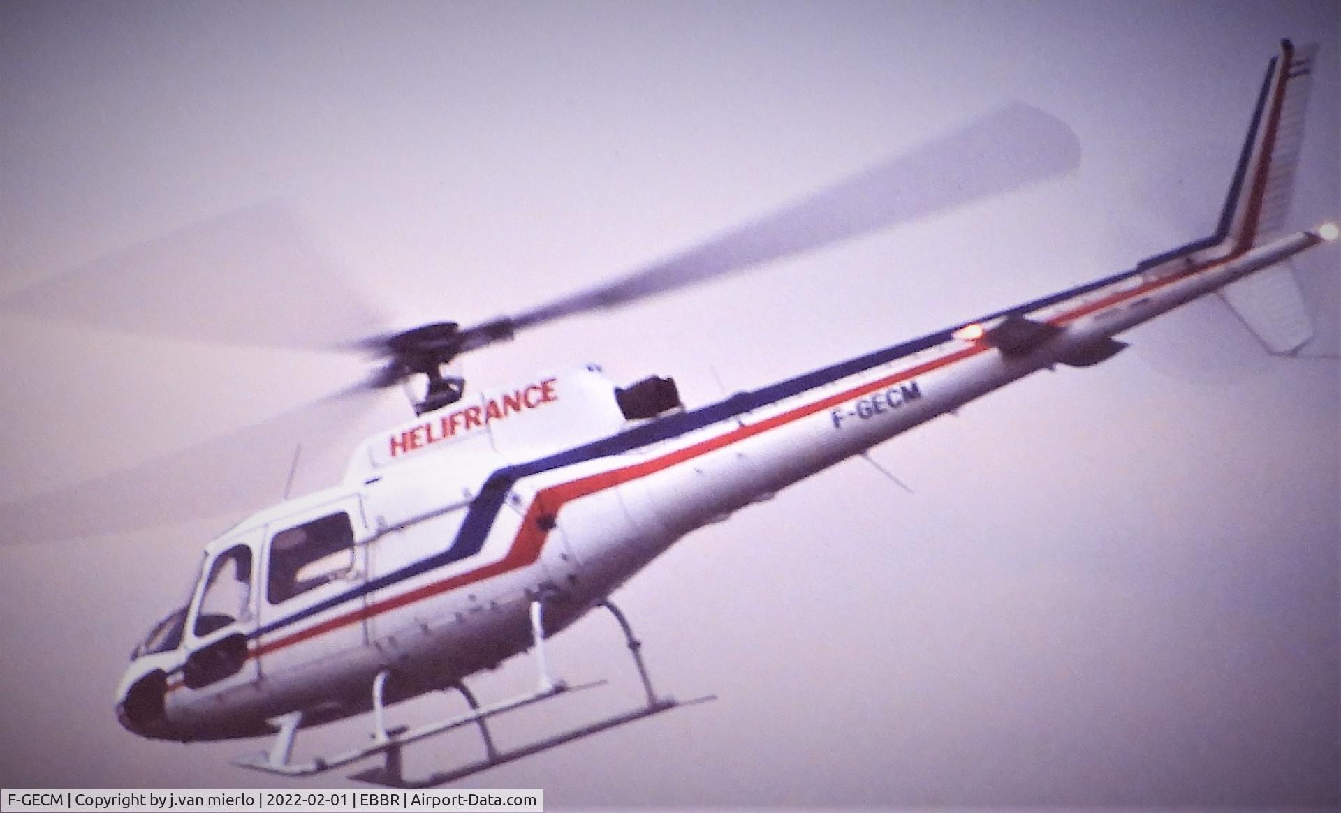 F-GECM, Aérospatiale AS-350BA Ecureuil C/N 1792, Slide scan