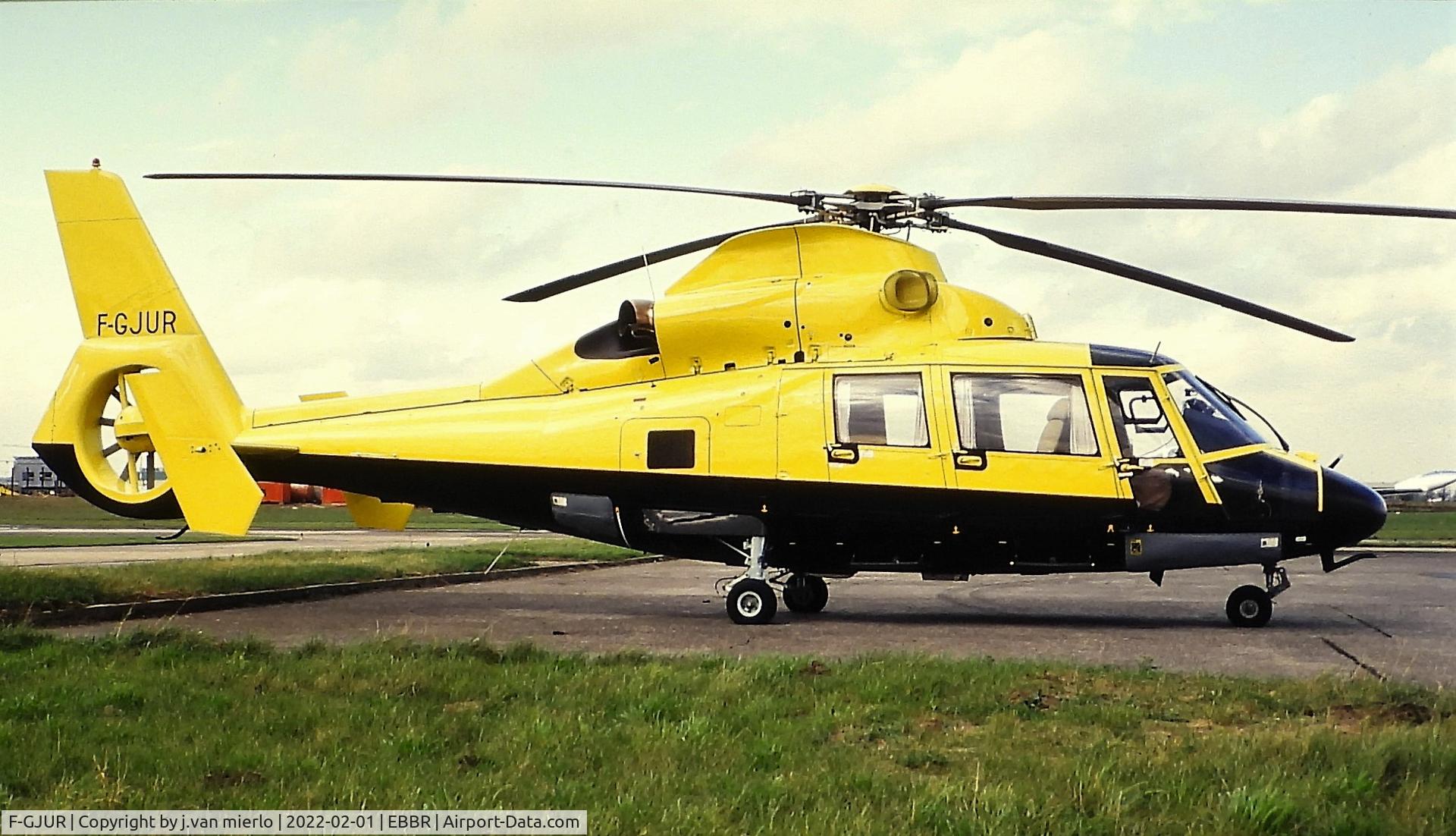 F-GJUR, Aérospatiale SA-365N-1 Dauphin 2 C/N 6351, Slide scan