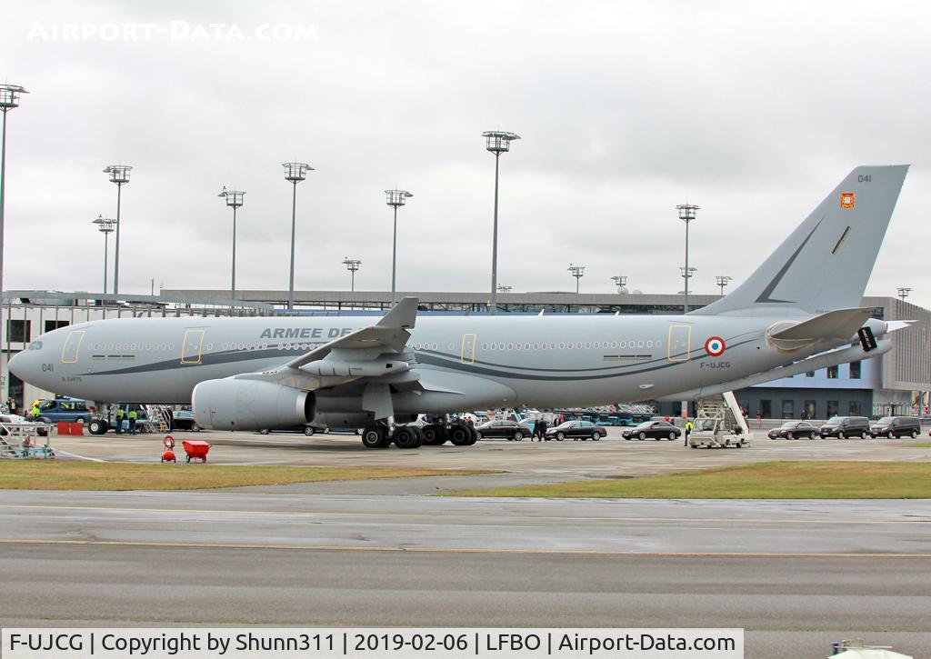 F-UJCG, 2016 Airbus A330-200MRTT C/N 1735, Parked at the Airbus factory...