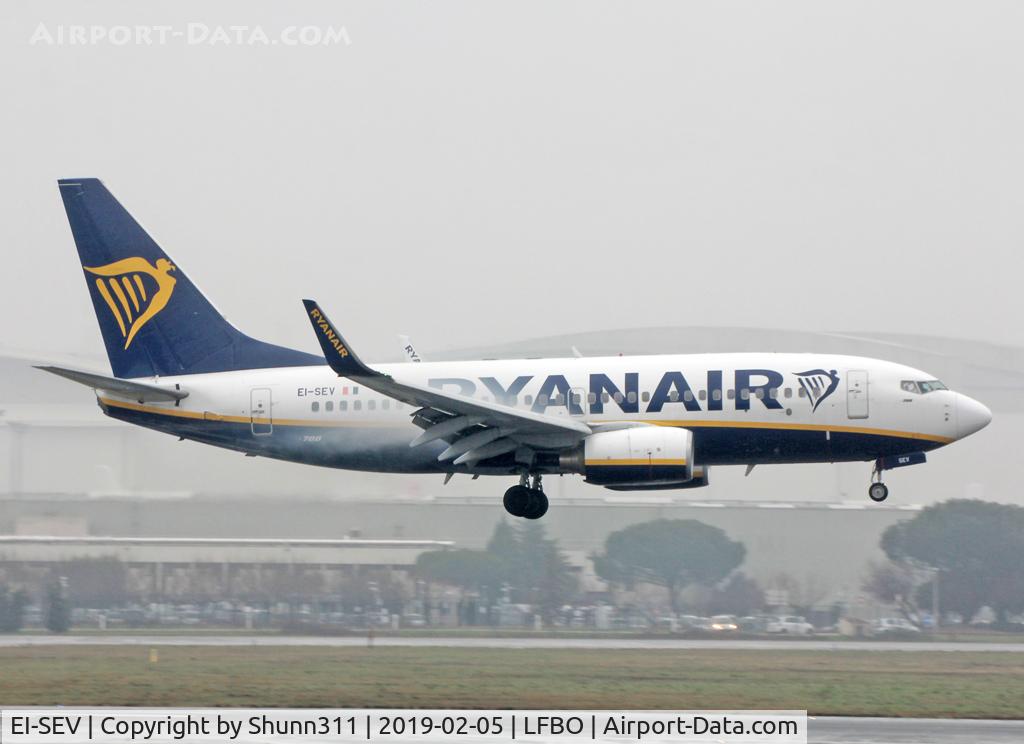 EI-SEV, 1999 Boeing 737-73S C/N 29078, Landing rwy 14R