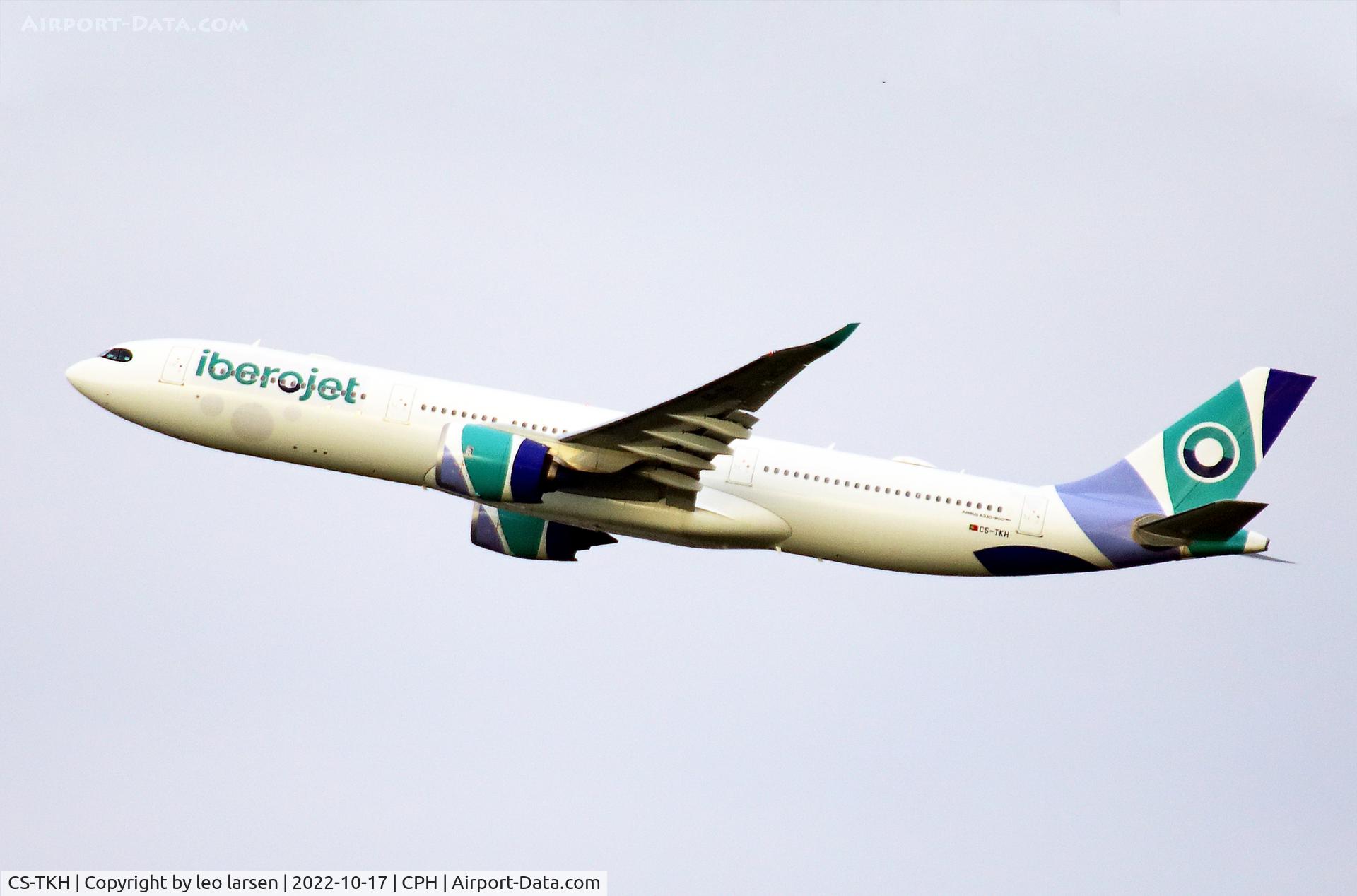CS-TKH, 2020 Airbus A330-941 C/N 1963, Copenhagen 17.10.2022