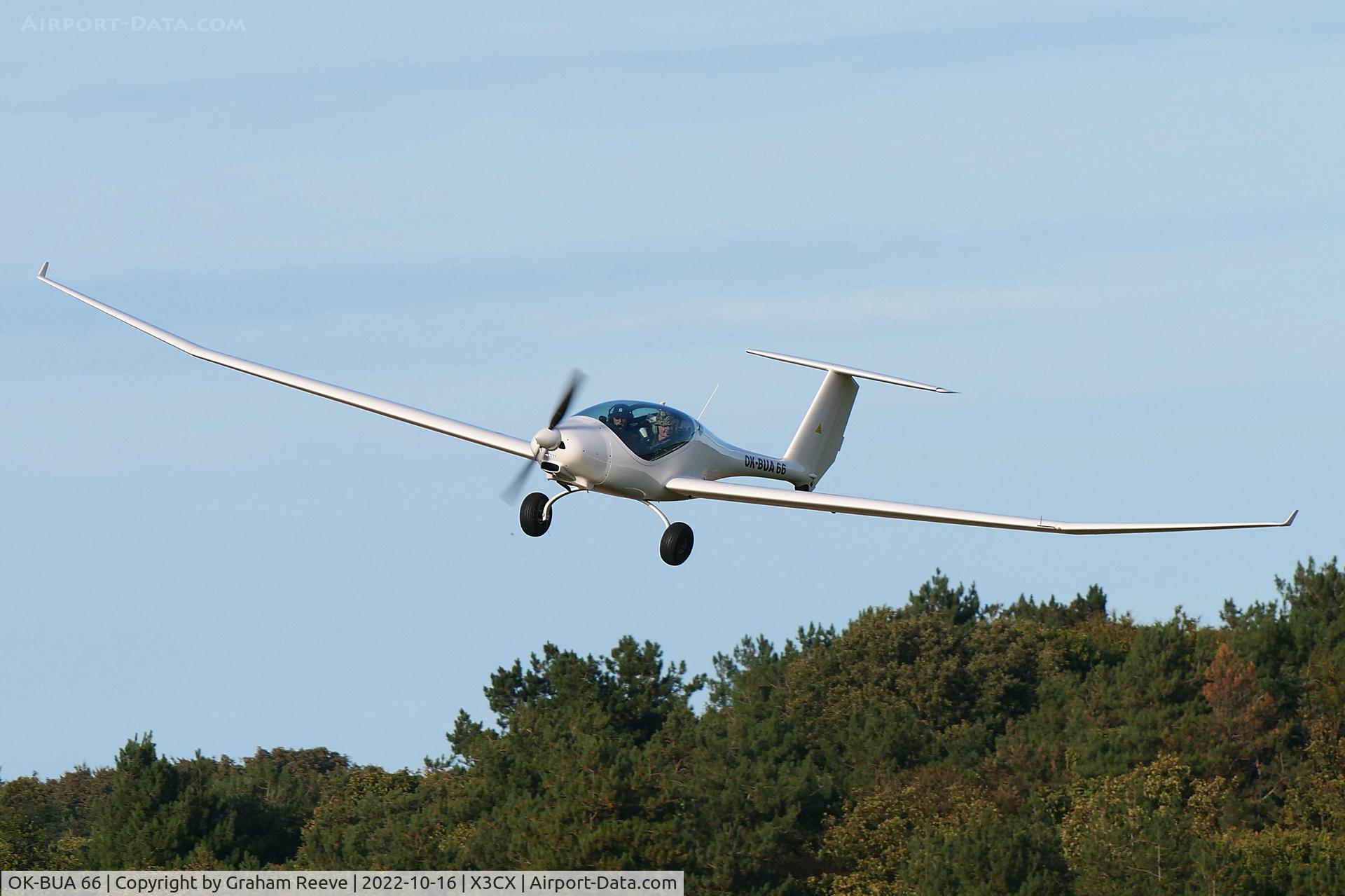 OK-BUA 66, Phoenix Air U15 C/N 60/U15, Departing from Northrepps.