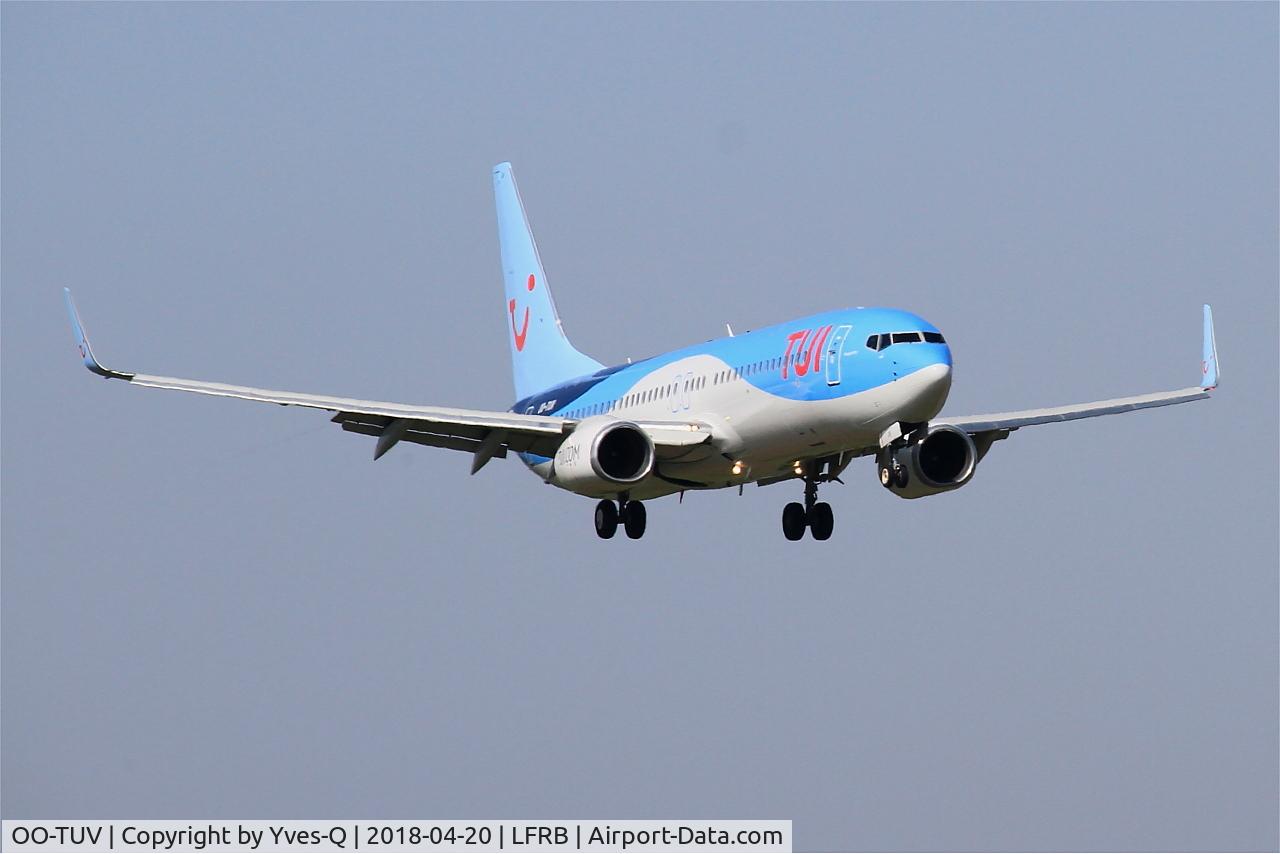 OO-TUV, 2011 Boeing 737-86J C/N 36883, Boeing 737-86J, On final rwy 07R, Brest-Bretagne Airport (LFRB-BES)