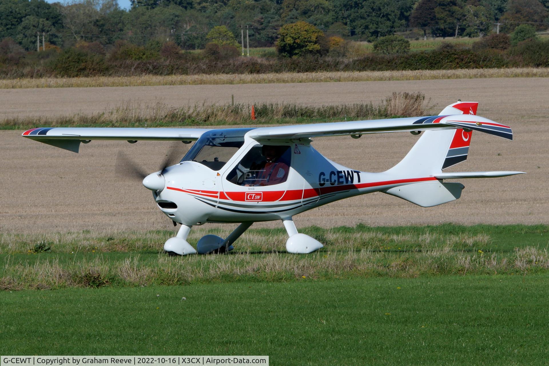 G-CEWT, Flight Design CTSW C/N 8158, Just landed at Northrepps.
