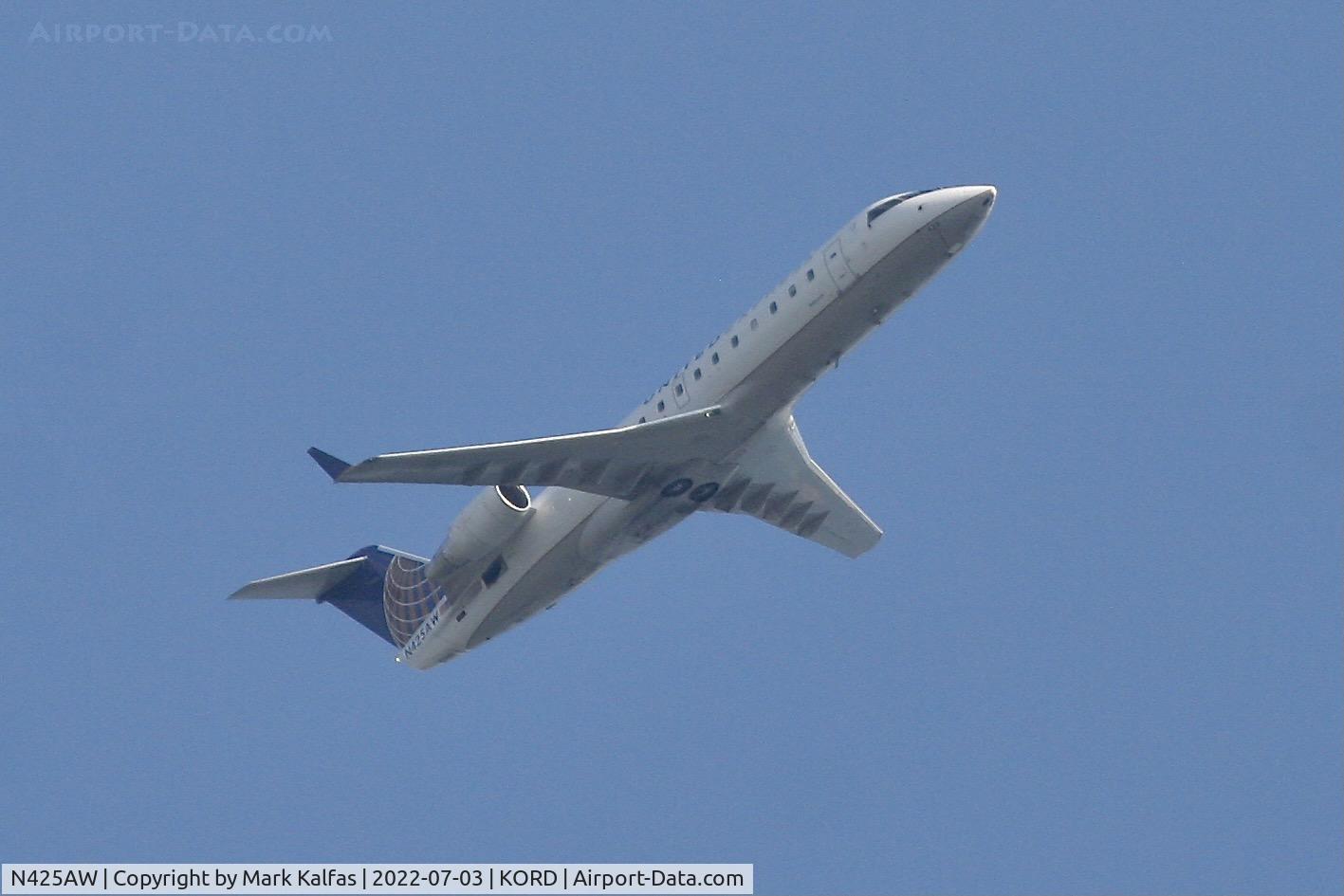 N425AW, 2002 Bombardier CRJ-200LR (CL-600-2B19) C/N 7663, United Express/Air Wisconsin CRJ on approach to ORD from DAY.