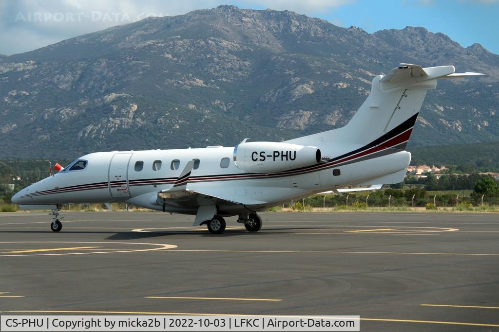 CS-PHU, 2022 Embraer EMB-505 Phenom 300 C/N 50500662, Taxiing