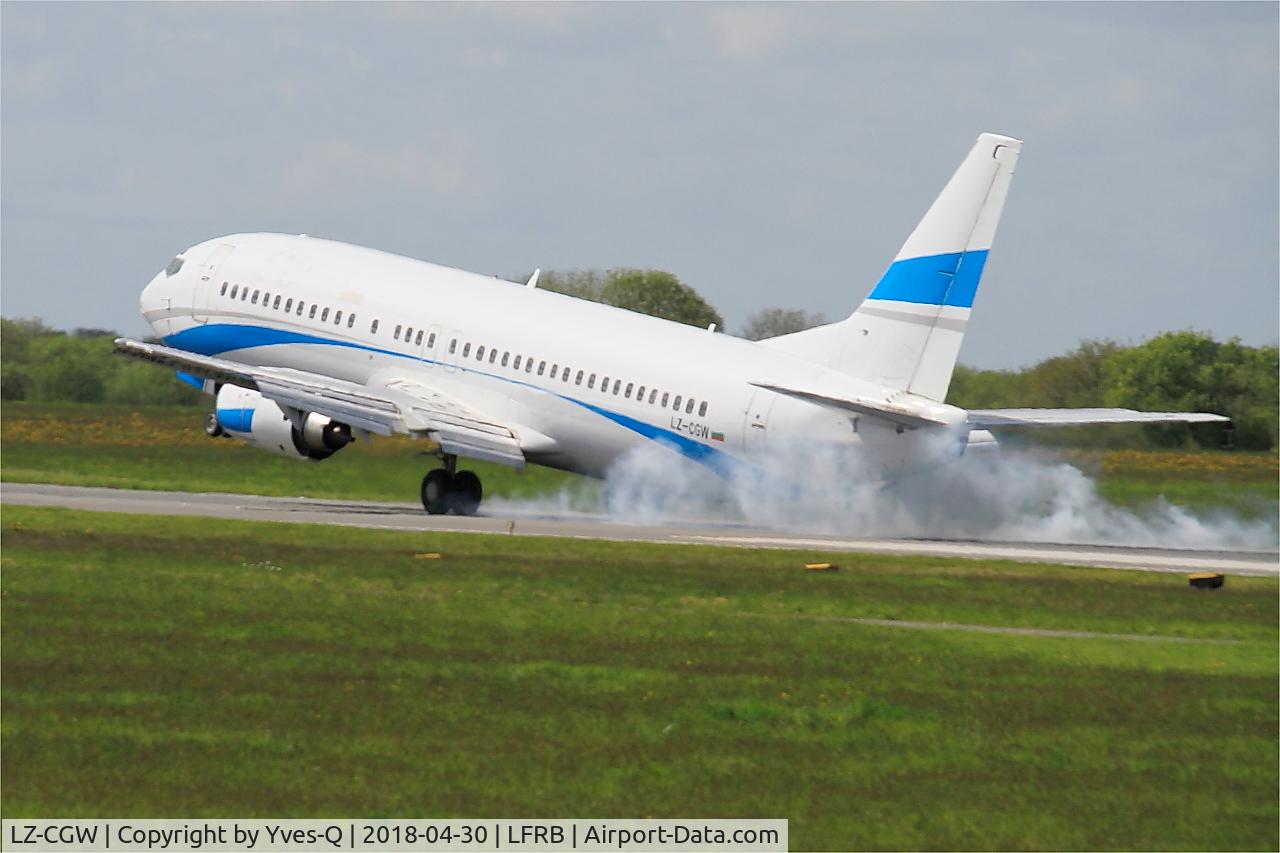 LZ-CGW, 1996 Boeing 737-46J C/N 28038, Boeing 737-46J, Landing rwy 25L, Brest-Bretagne airport (LFRB-BES)