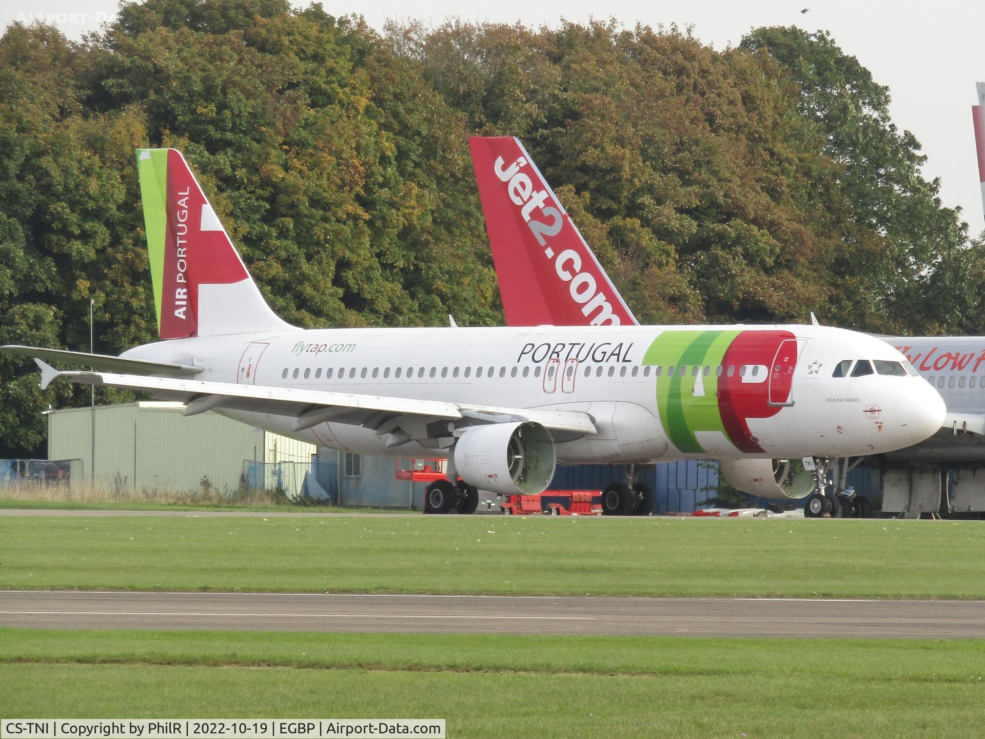 CS-TNI, 1999 Airbus A320-214 C/N 982, CS-TNI 1999 Airbus A320-200 TAP Kemble