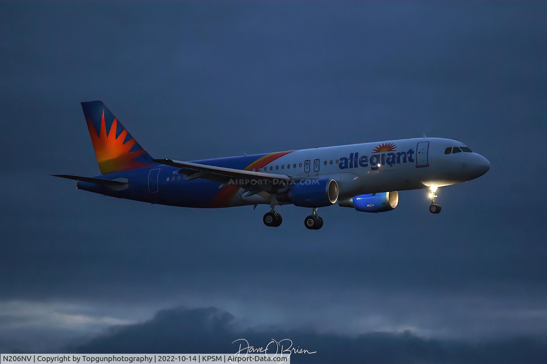 N206NV, 2012 Airbus A320-214 C/N 5289, Coming into land RW34