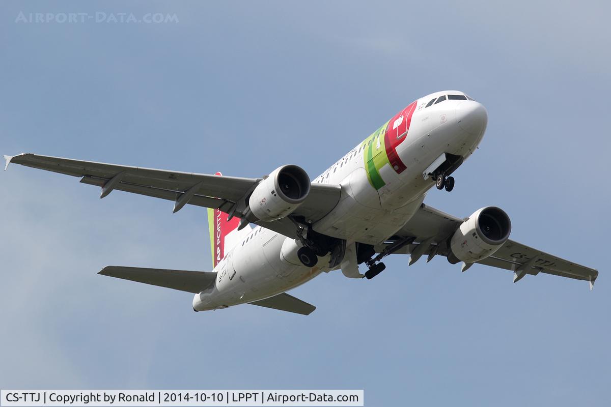 CS-TTJ, 1999 Airbus A319-111 C/N 979, at lis