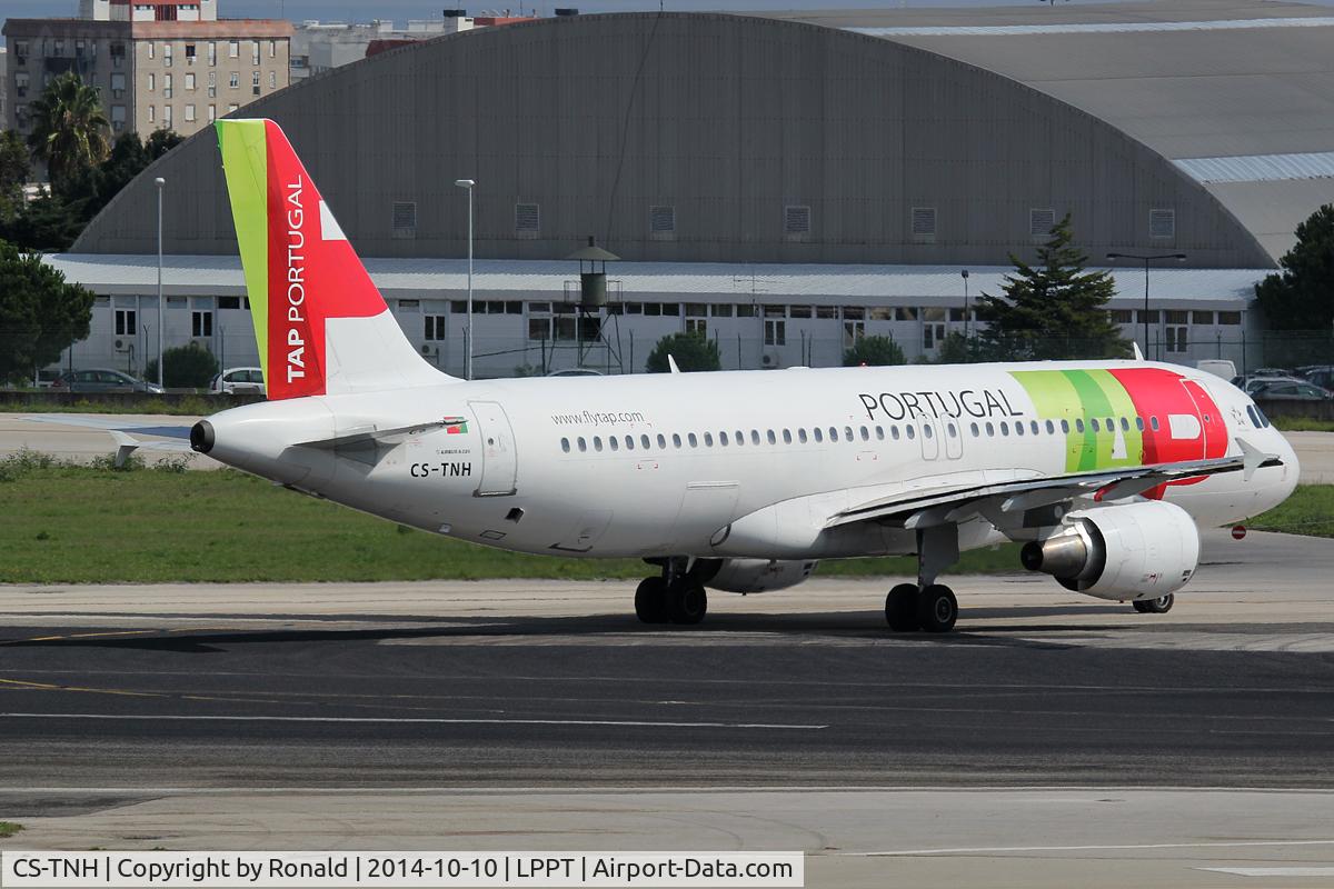 CS-TNH, 1999 Airbus A320-214 C/N 0960, at lis