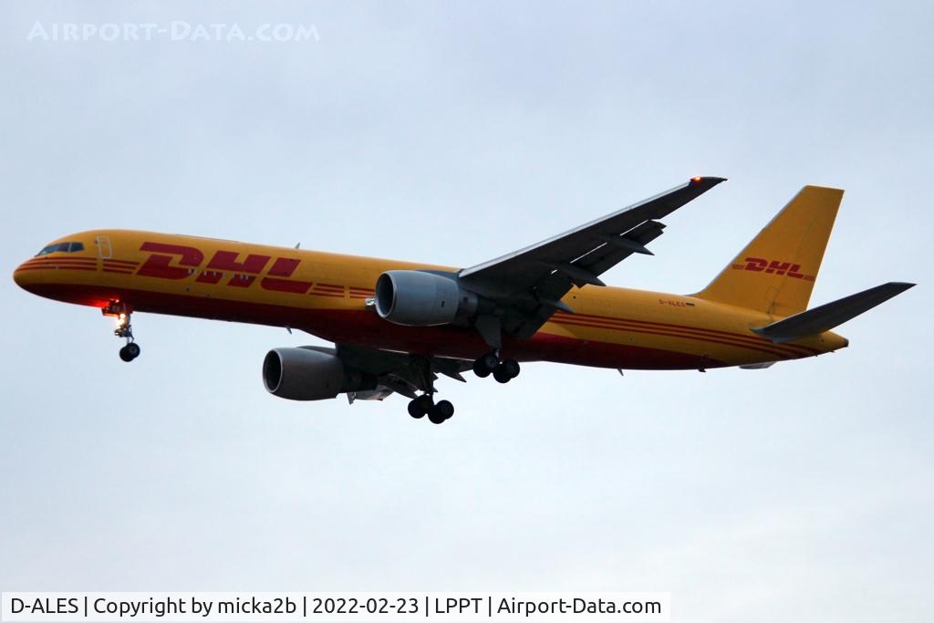 D-ALES, 1998 Boeing 757-2Q8 C/N 29442, Landing