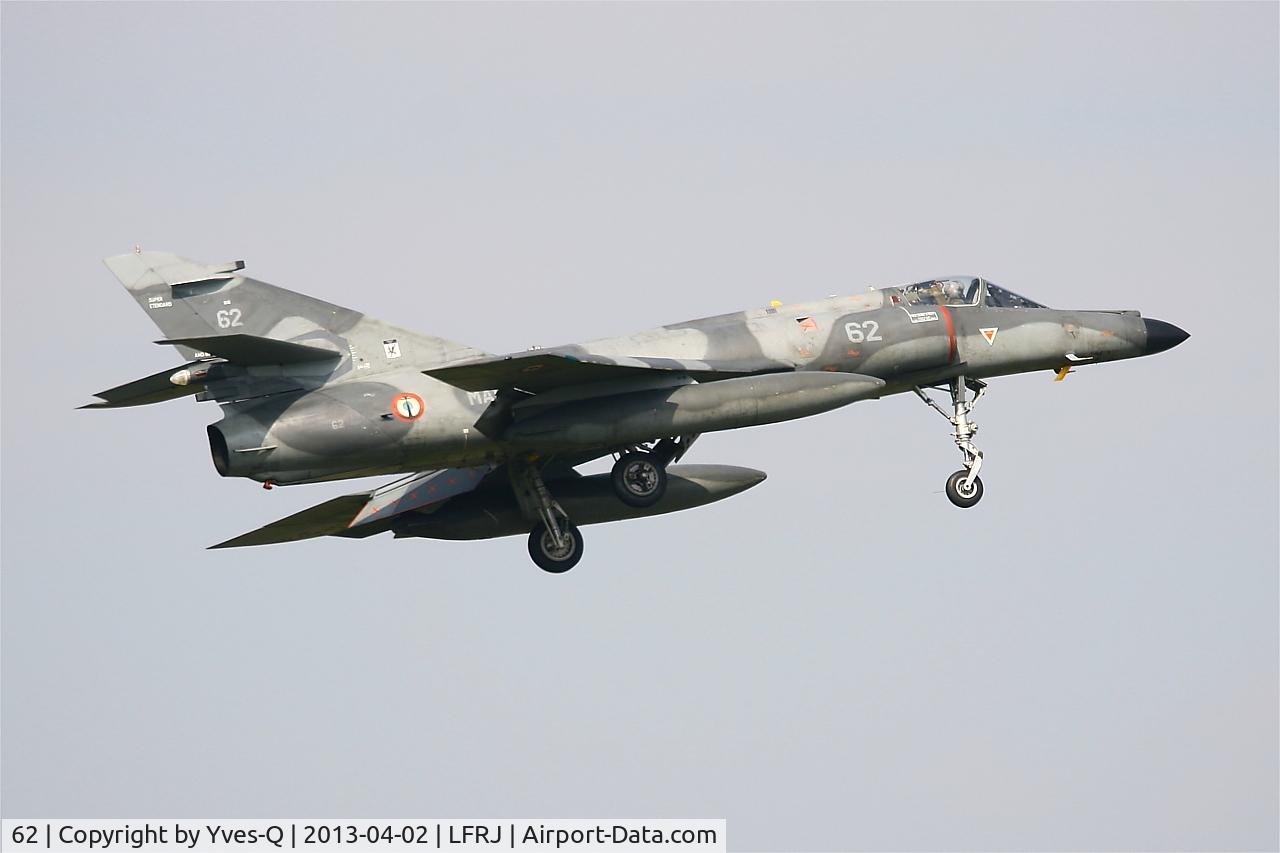 62, Dassault Super Etendard C/N 76, Dassault Super Etendard M, On final Rwy 08, Landivisiau Naval Air Base (LFRJ)